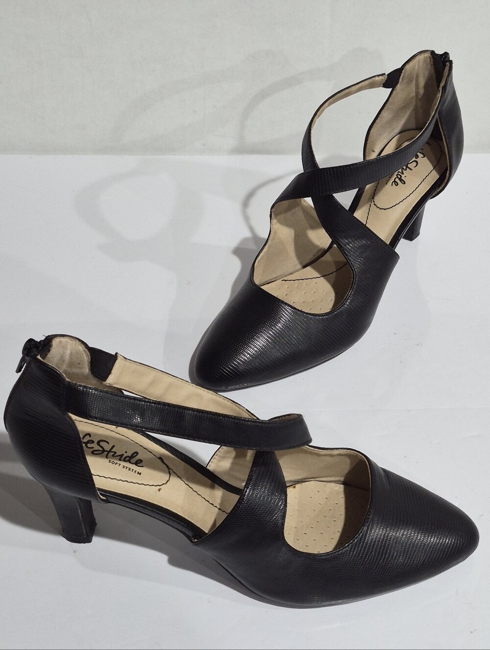 Life Stride Black D'Orsay Ankle-Strap Closed Pointy Toe Mid Heels Size 11